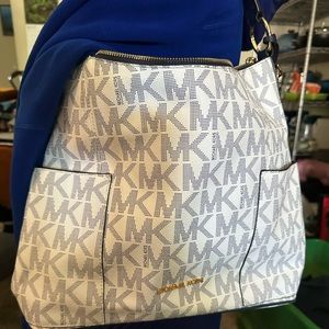 Michael Kors MK shoulder handbag